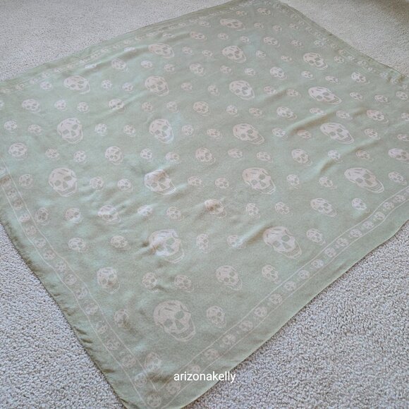 Alexander McQueen Silk Chiffon Classic Skull Scarf Sage Green - Picture 6 of 16